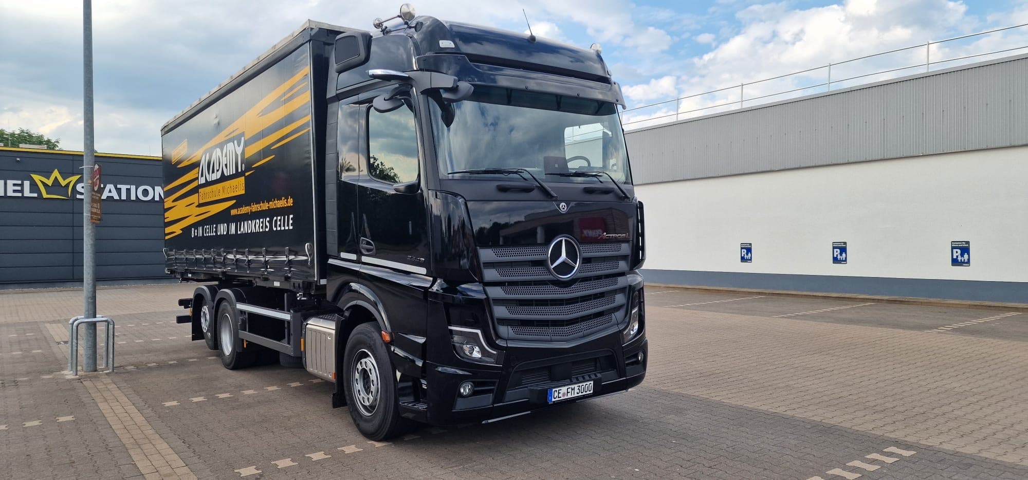 Mercedes Actros L